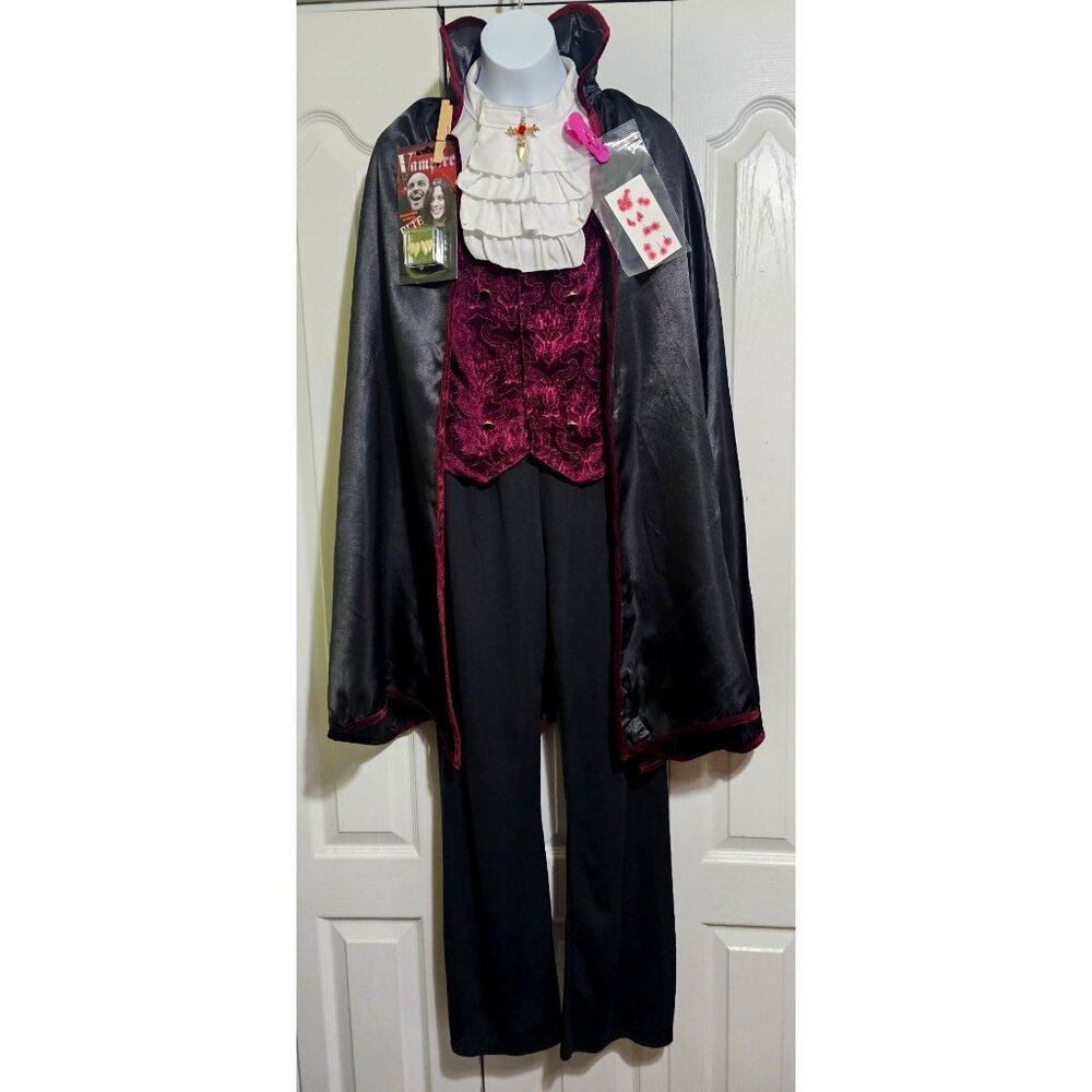 Spirit Halloween Vampire Costume Deluxe Boys 12-14 Cape Fangs Shirt Dracula